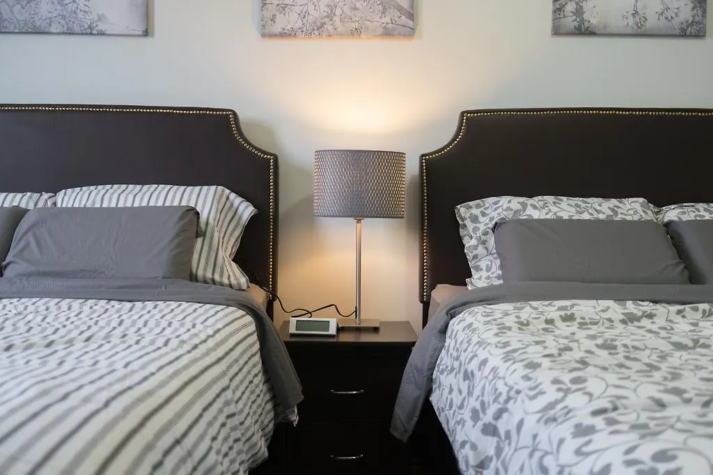 Applewood Suites - Queen West Loft Toronto Apartment