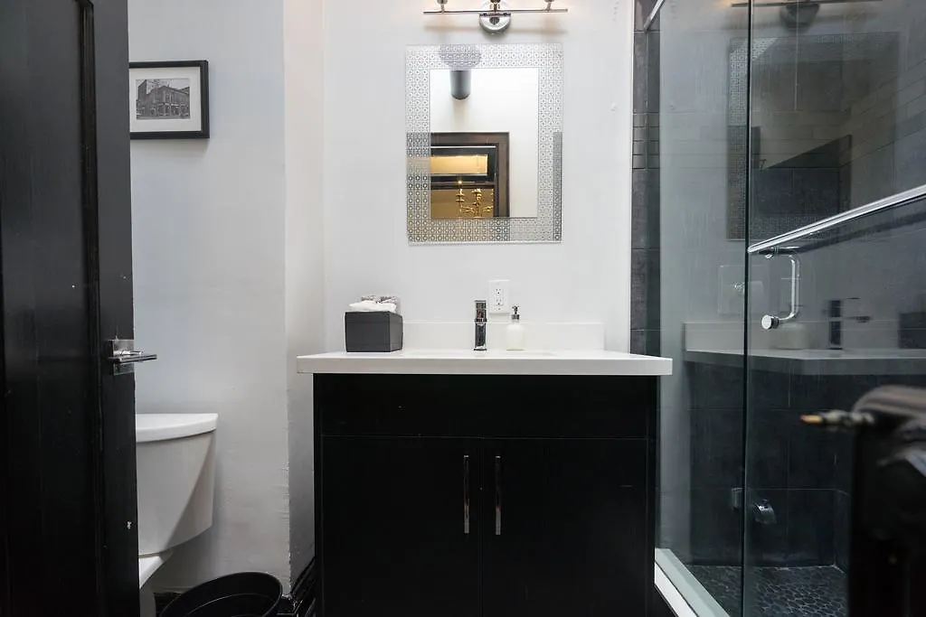 Appartamento Applewood Suites - Queen West Loft Toronto Canada